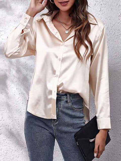 Classic and versatile women's shirt with long sleeves