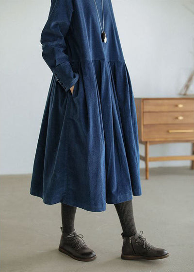 Elegant loose-fitting maxi dress with long sleeves for a sophisticated look