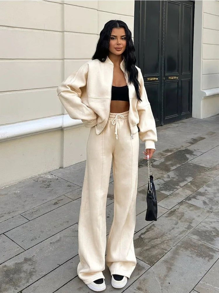 Women's casual sports set with zip-up jacket and high-waisted flared pants
