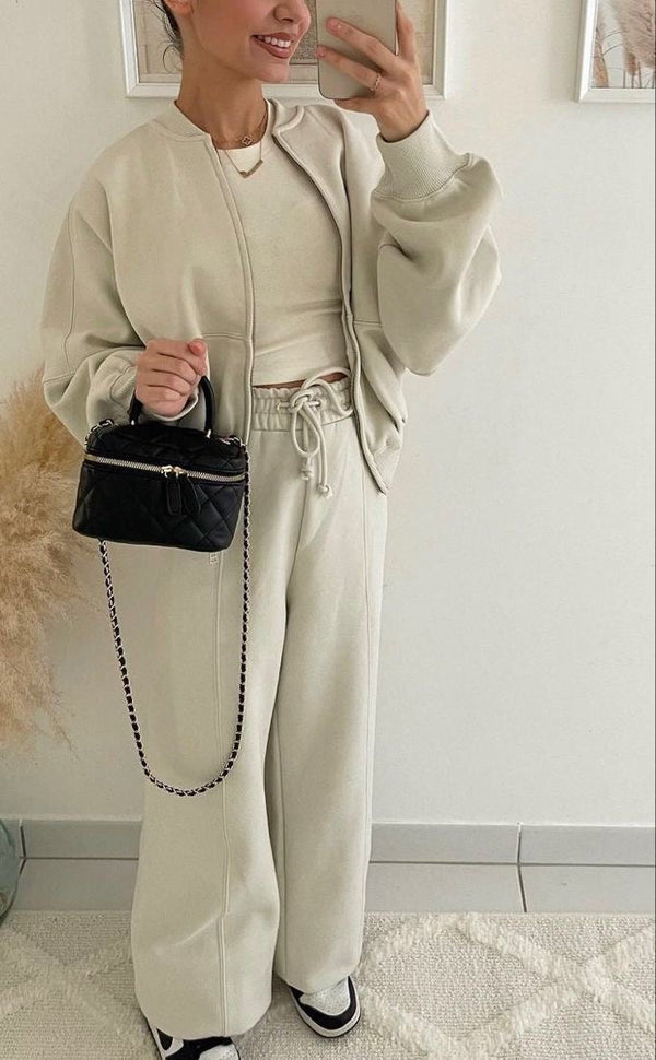 Women's casual sports set with zip-up jacket and high-waisted flared pants
