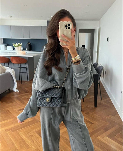 Women's casual sports set with zip-up jacket and high-waisted flared pants