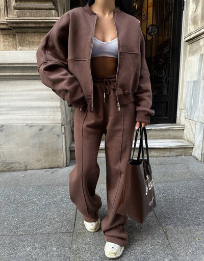 Women's casual sports set with zip-up jacket and high-waisted flared pants