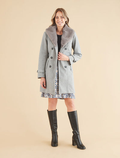 Women's monochrome coat with elegant collar