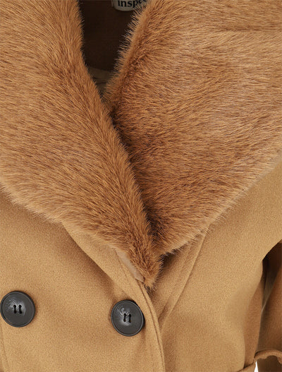 Women's monochrome coat with elegant collar