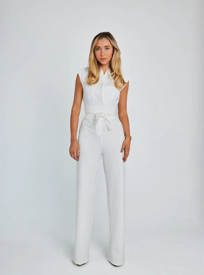 Long sleeveless jumpsuit with modern and comfortable style