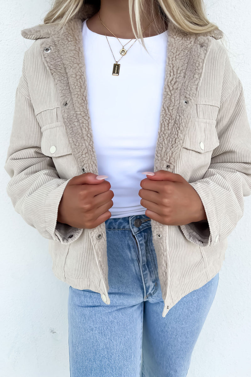Elegant Beige Women's Jacket with Button Closure - Ideal for Any Occasion
