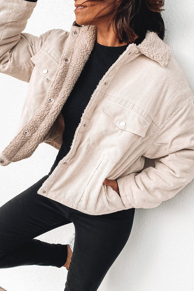 Elegant Beige Women's Jacket with Button Closure - Ideal for Any Occasion