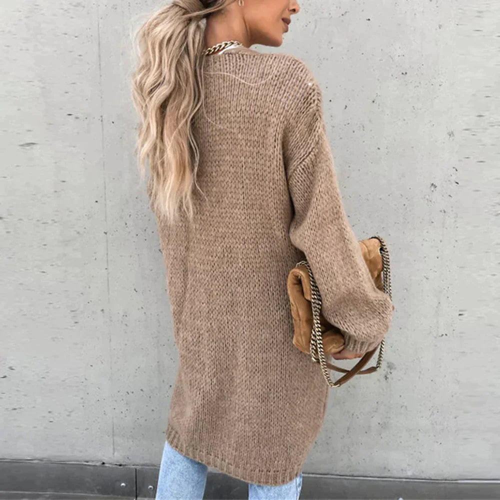 Comfortable women's cardigan with a classic design