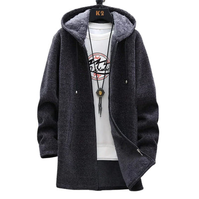 Elegant women's hooded jacket for outdoor activities