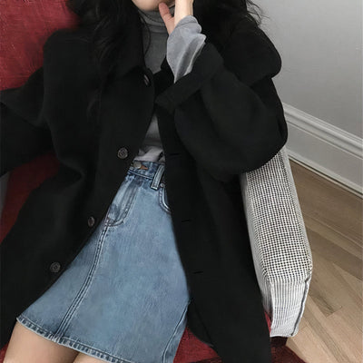 Elegant women's winter coat, modern and comfortable
