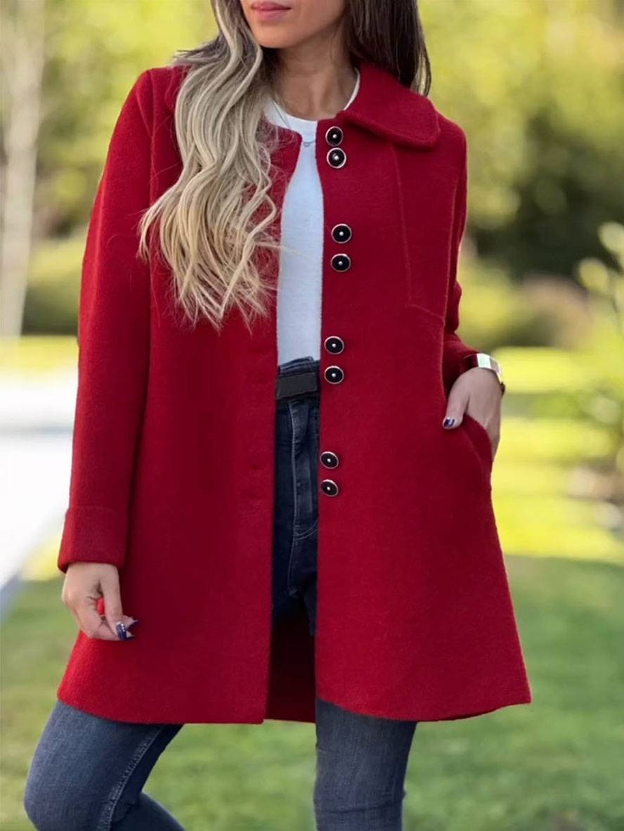 Elegant women's coat with button closure, pockets and lapel collar