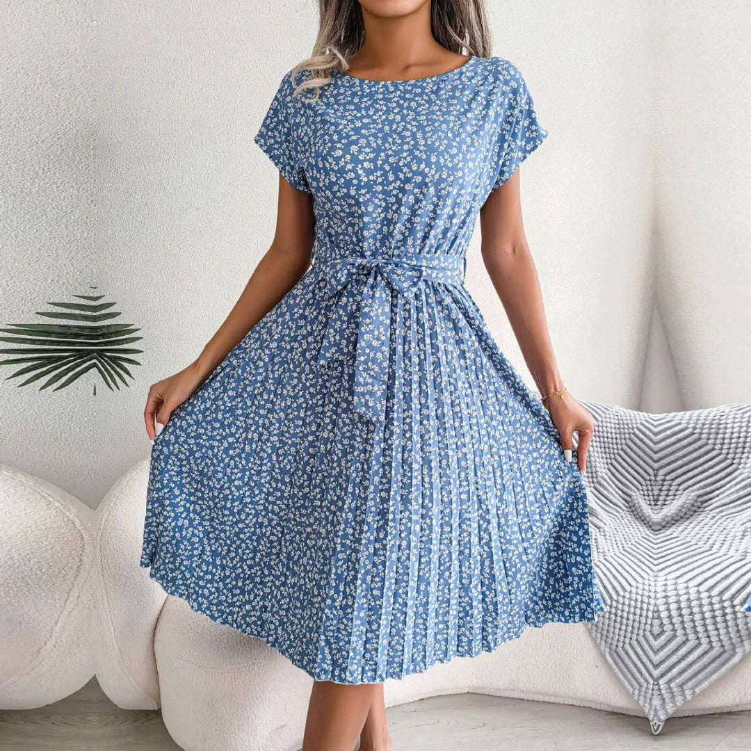 Women's casual summer dress with relaxed printed design