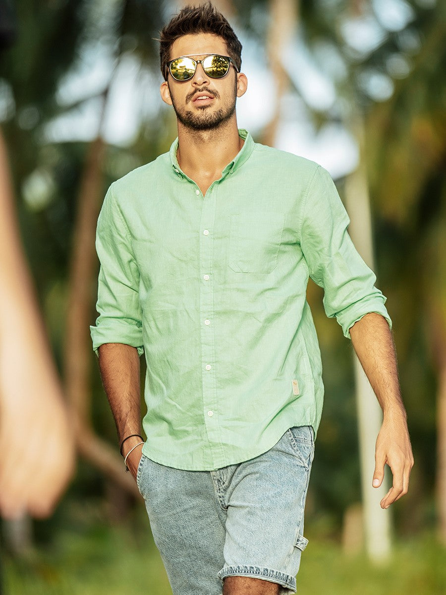 Classic men's shirt with long-sleeved design