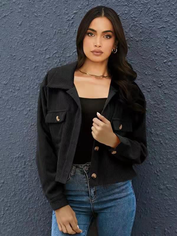 Ultra-modern jacket with large pockets and buttons