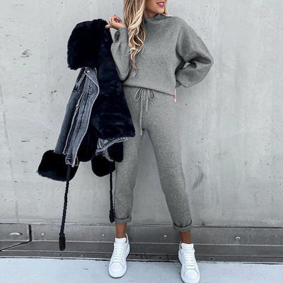 High-neck and trousers set for an urban style