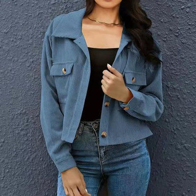 Ultra-modern jacket with large pockets and buttons