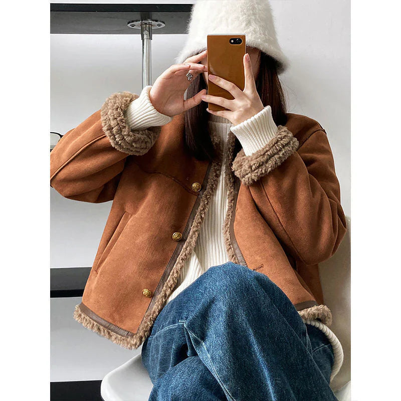 Light and modern jacket for everyday appearances
