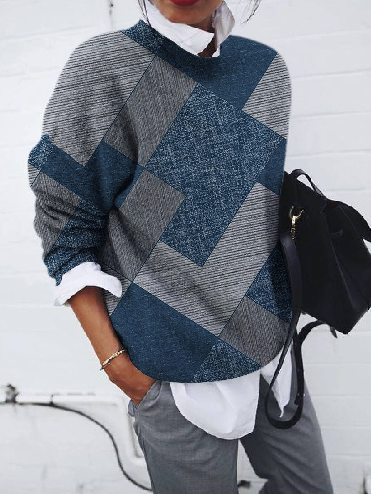 Eloise - Laconic and elegant sweater for every day