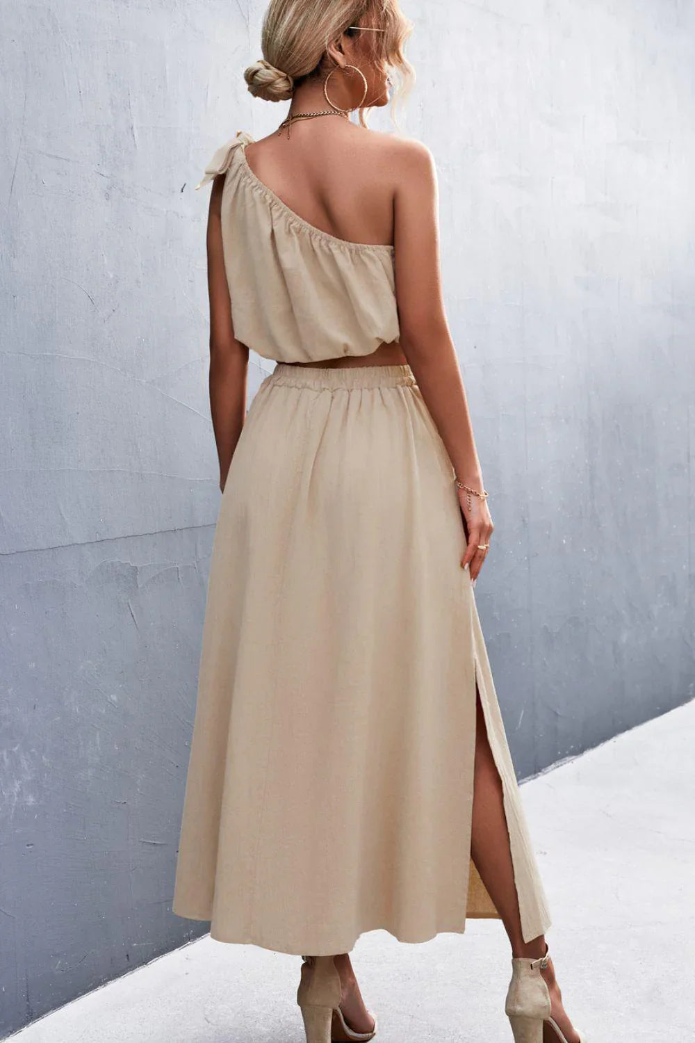Delia - Sleeveless top and one-shoulder maxi skirt set