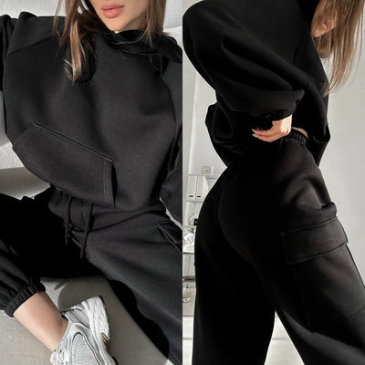 Women's Casual Set with Comfortable Sweatshirt and Modern Cargo Pants
