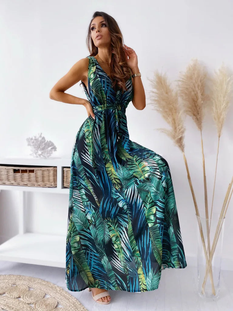 Sleeveless long dress with elegant print and stylish design
