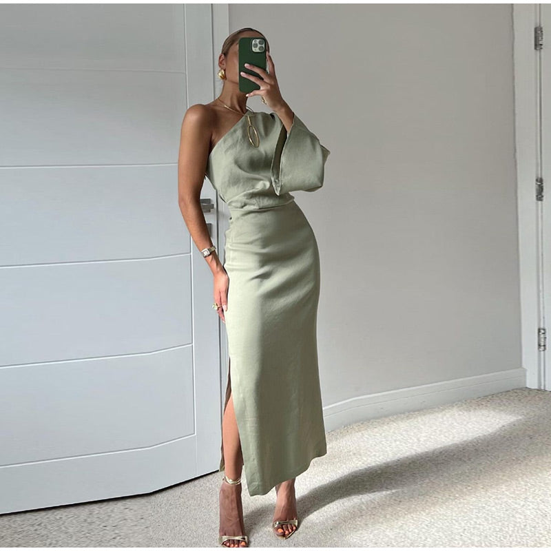 Elegant and modern one-shoulder midi dress with long sleeves