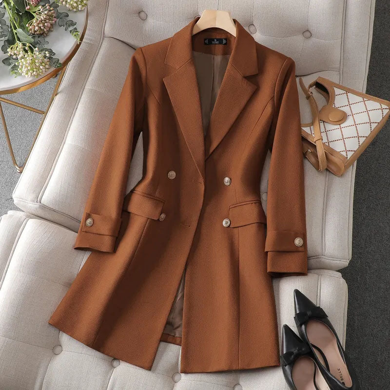 Timeless long-sleeved double-breasted blazer