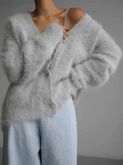 Laura - Oversized V-neck knit cardigan with solid buttons