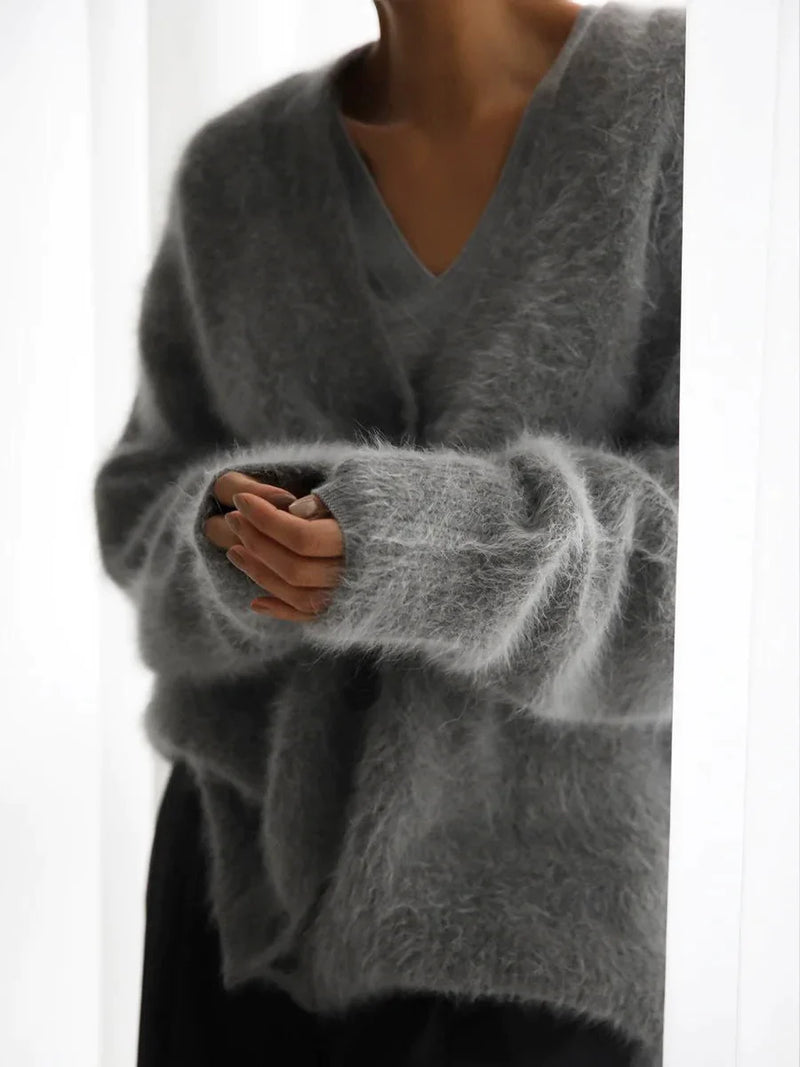Laura - Oversized V-neck knit cardigan with solid buttons