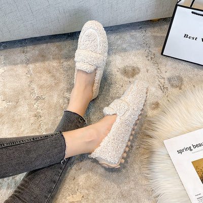 Gray Plush House Slippers – Comfort and Style for the Home