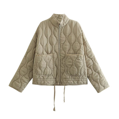 Elegant women's coat with large pockets – Ideal for cold weather