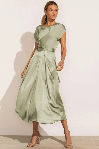 Elegant evening midi dress with adjustable belt