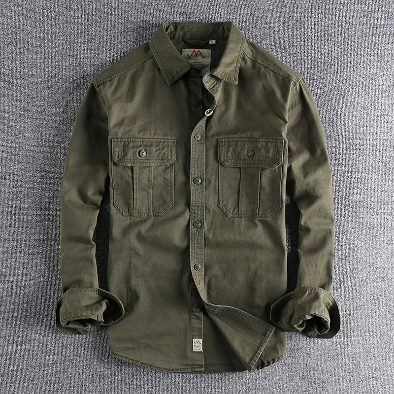 Versatile shirt: functionality and style every day