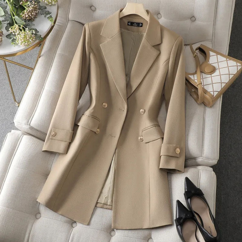 Timeless long-sleeved double-breasted blazer