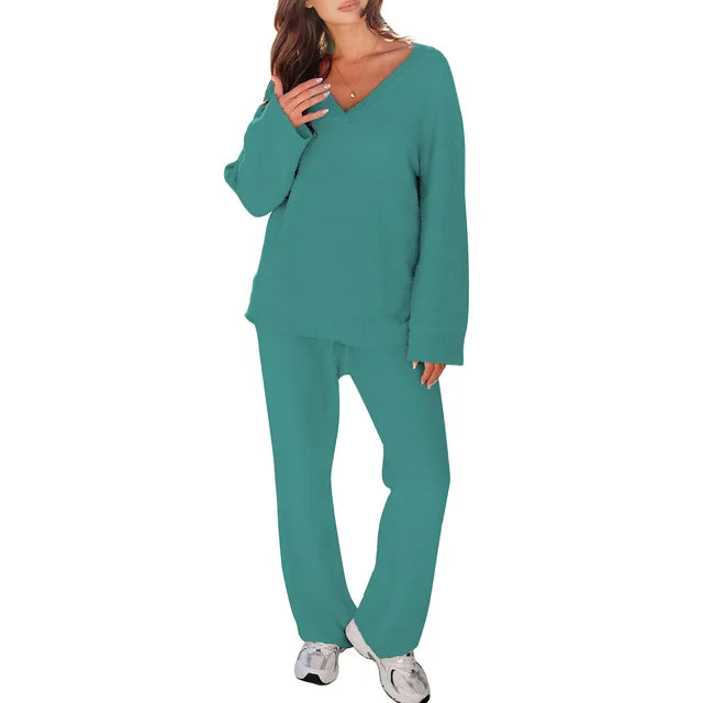Elegant pajama set with long sleeves and pants