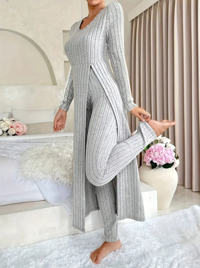 Comfortable and elegant women's home set