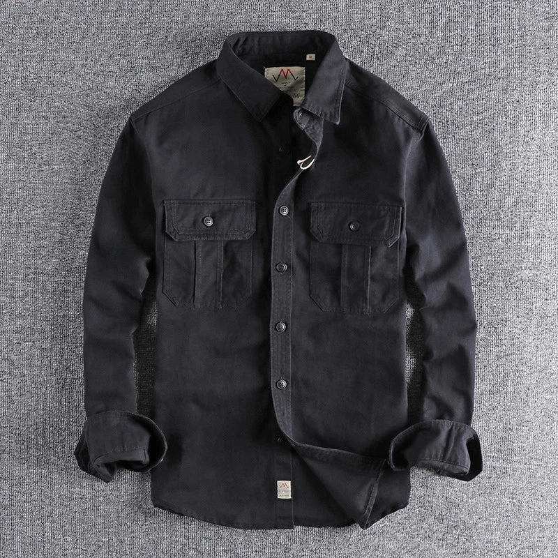 Versatile shirt: functionality and style every day