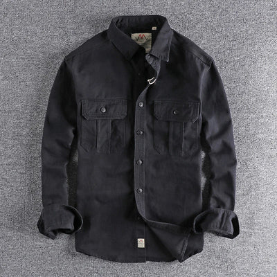 Versatile shirt: functionality and style every day