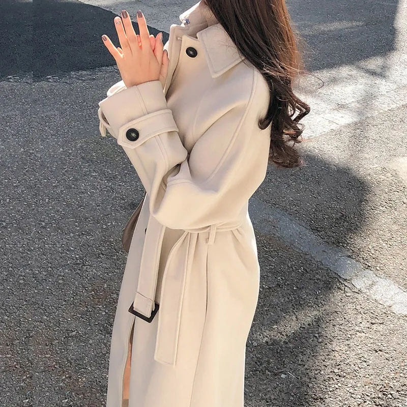 Long jacket with elegant design for women