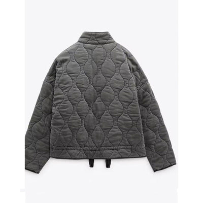Elegant women's coat with large pockets – Ideal for cold weather