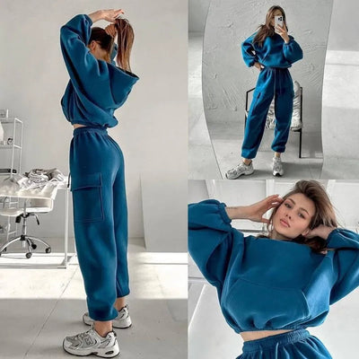 Women's Casual Set with Comfortable Sweatshirt and Modern Cargo Pants