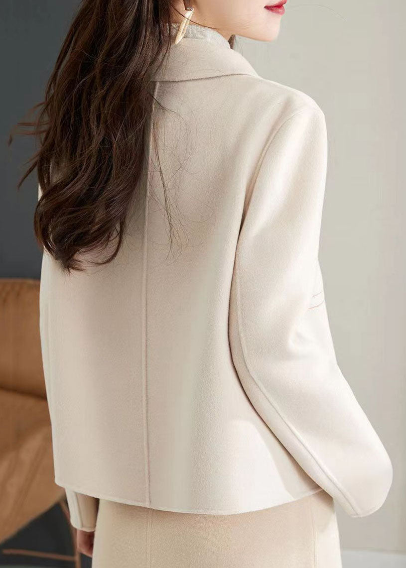 Elegant retro jacket for women in casual style