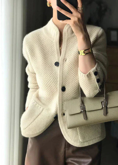 Warm cardigan: the perfect combination of comfort and style