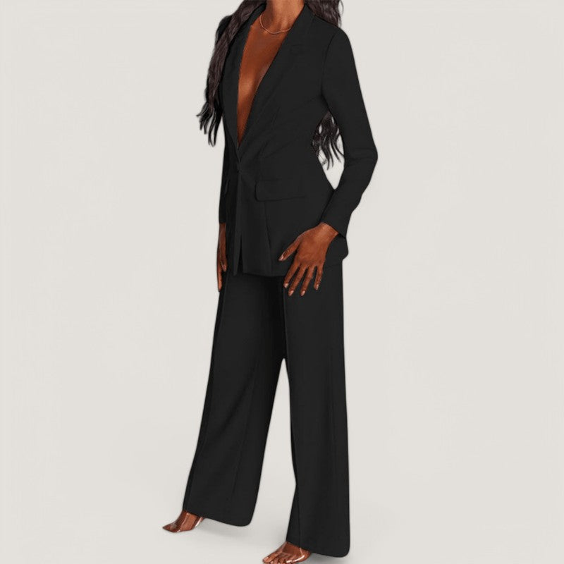 Elegant blazer and wide-legged pants set for women, ideal for any occasion