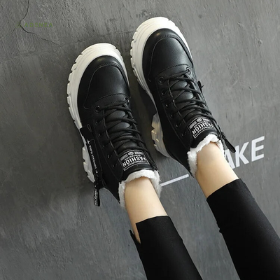 Warm and stylish women's ankle boots, perfect for everyday use
