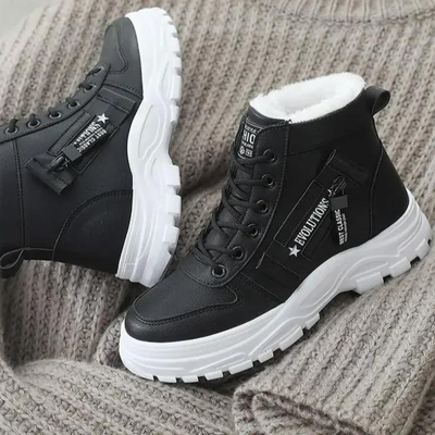 Warm and stylish women's ankle boots, perfect for everyday use