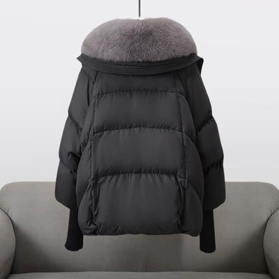 Warm and modern women's coat with elegant collar design
