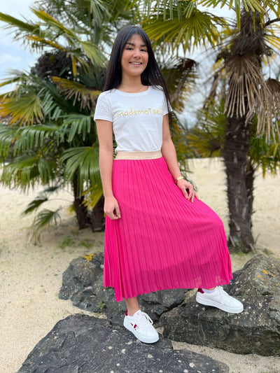 Elegant long skirt with pleats and a flowing drape