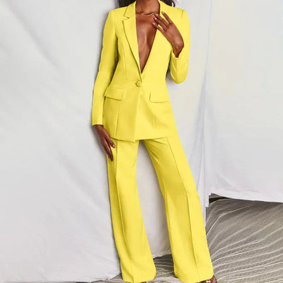 Elegant blazer and pants set for women with a classic and sophisticated design
