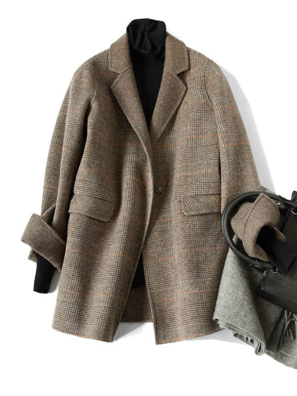 Classic Women's Winter Coat with Plaid Style
